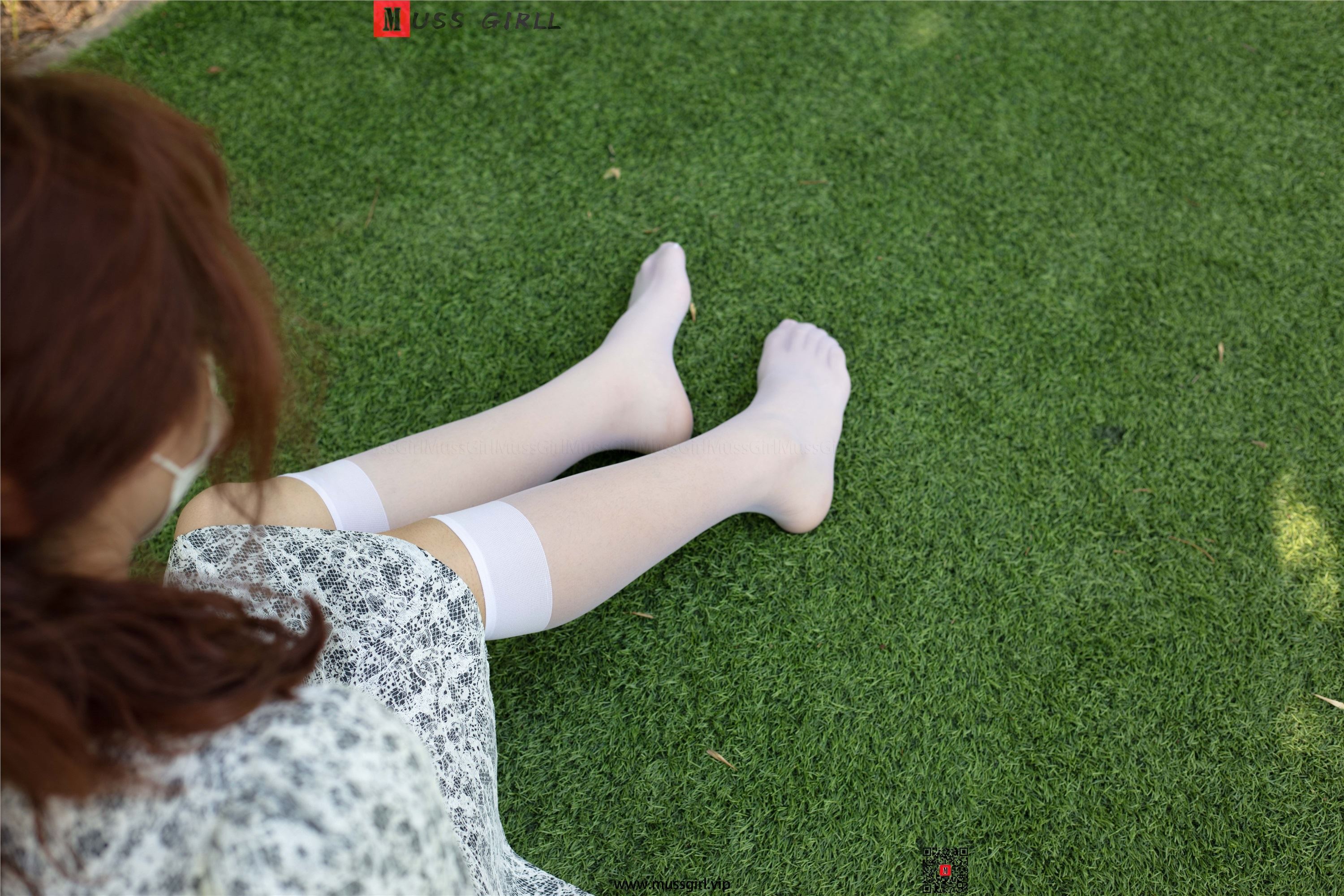 MussGirl慕丝女郎  NO.209 公园碎花裙过膝白丝